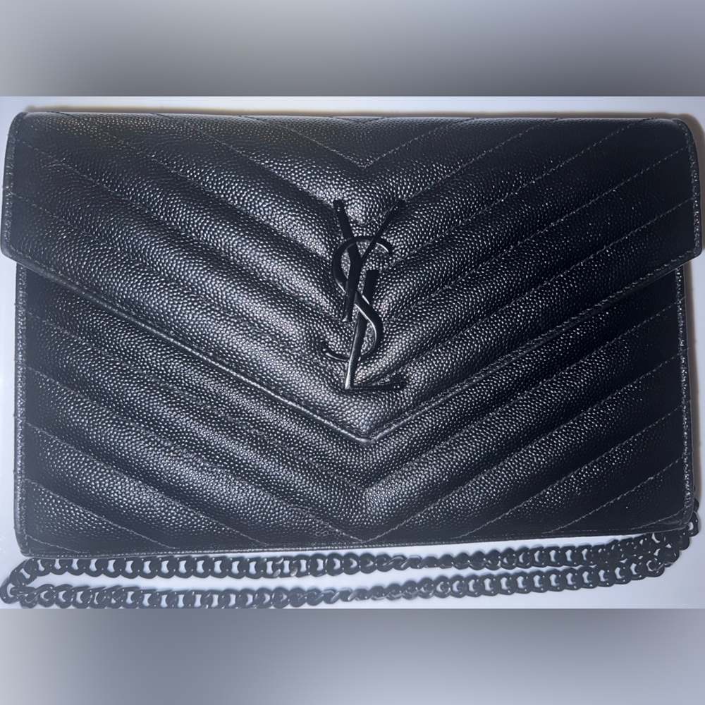 CASSANDRE MATELASSÉ CHAIN WALLET IN GRAIN DE POUDRE EMBOSSED LEATHER